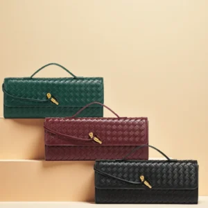 Andiamo Knot Clutch